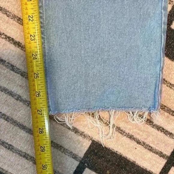 Calvin Klein Womens light wash straight leg jeans size 6 Inseam 27” - Picture 6 of 6